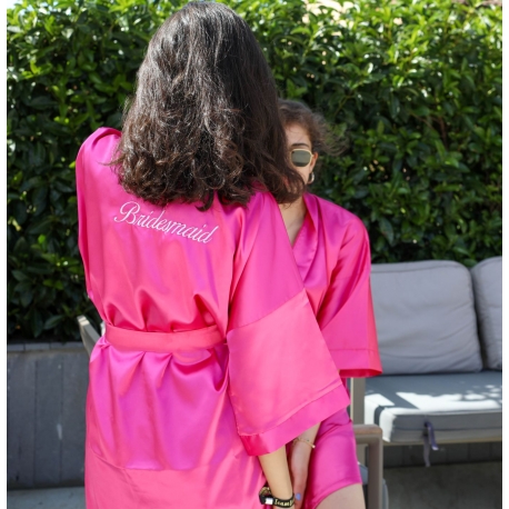 BRIDESMAID NAKIŞ İŞLEMELİ FUŞYA SATEN NEDİME SABAHLIK